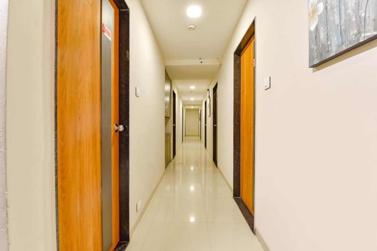Fabhotel Happinex Surat Exterior photo