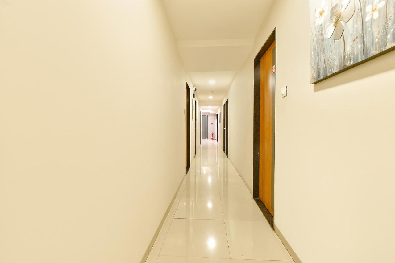 Fabhotel Happinex Surat Exterior photo