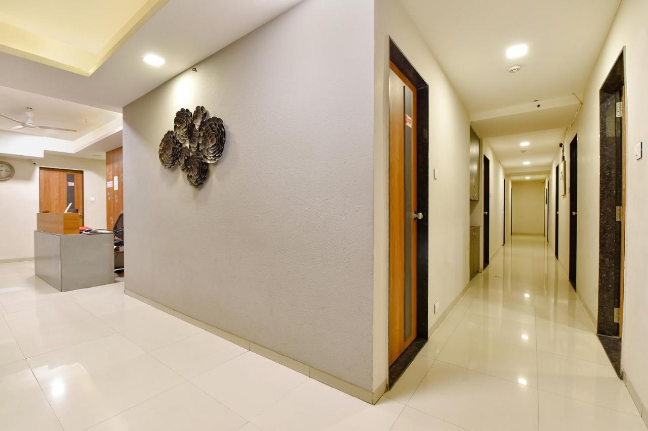 Fabhotel Happinex Surat Exterior photo